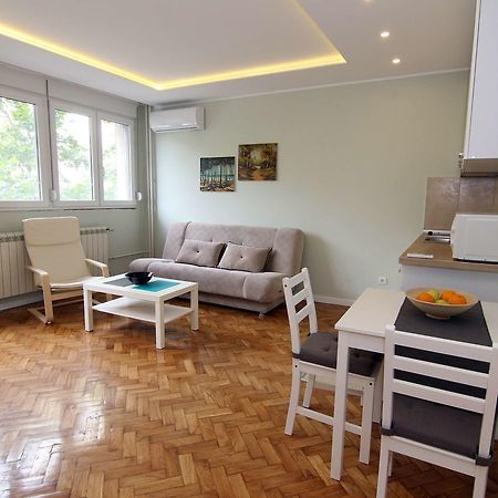 Apartmani 27 ベオグラード エクステリア 写真